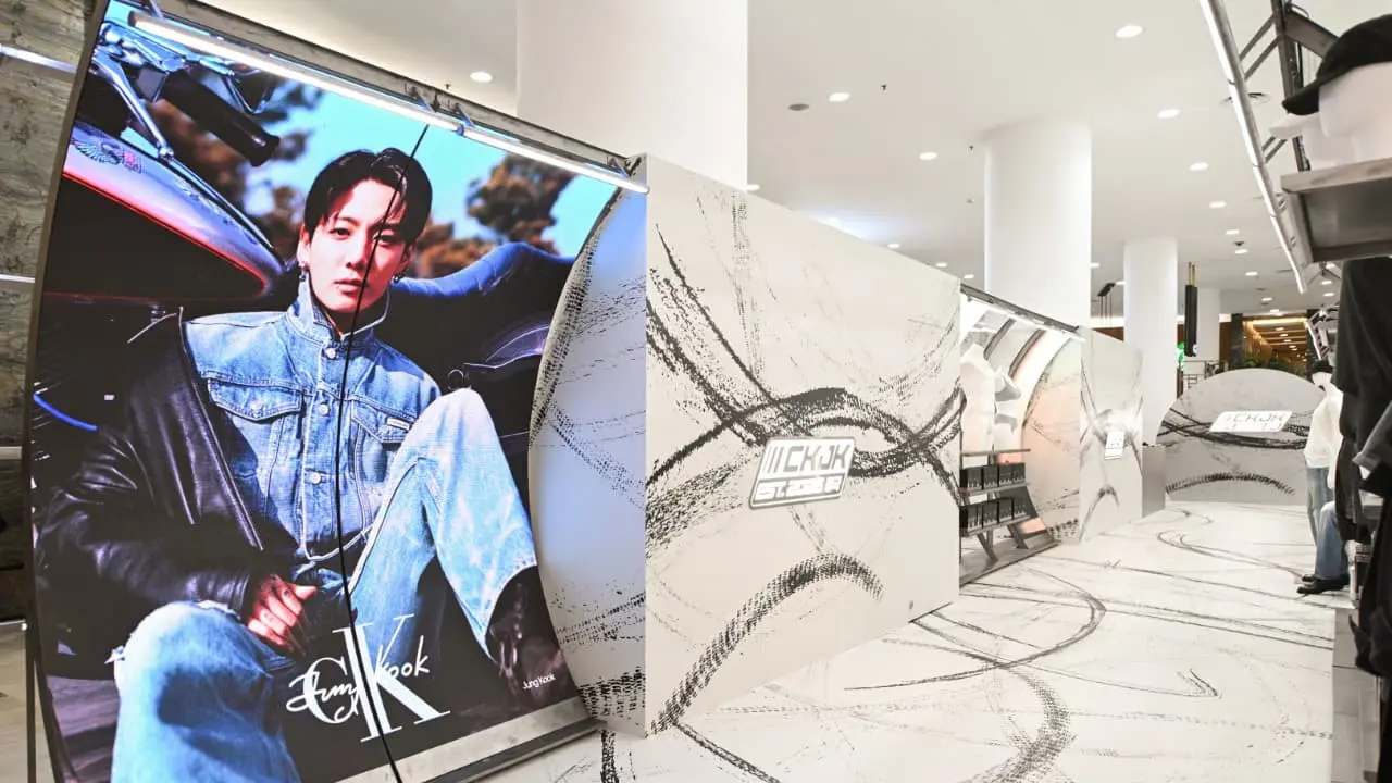 Koleksi Jung Kook x Calvin Klein Hadir di Senayan City, Jakarta. [Dok. Calvin Klein]