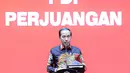 <p>Presiden Joko Widodo menyampaikan pidato politiknya dalam HUT ke-50 PDI Perjuangan di JIExpo, Kemayoran, Jakarta, Selasa (10/1/2023). HUT ke-50 tahun PDI Perjuangan bertemakan Genggam Tangan Persatuan Dengan Jiwa Gotong Royong dan Semangat Api Perjuangan Nan Tak Kunjung Padam. (FOTO: Dok. Istimewa)</p>