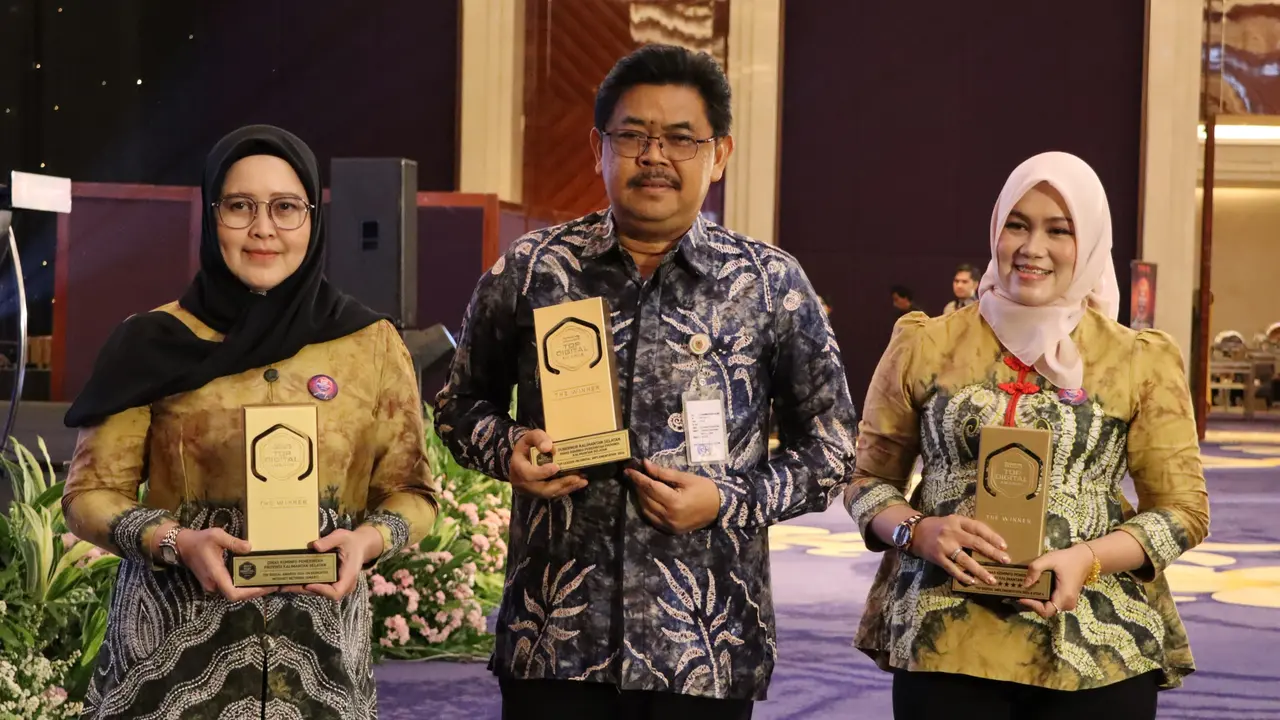 Komitmen Dukung Transformasi Digital, Plt Gubernur Kalsel Raih Penghargaan Top Leader on Digital Implementation