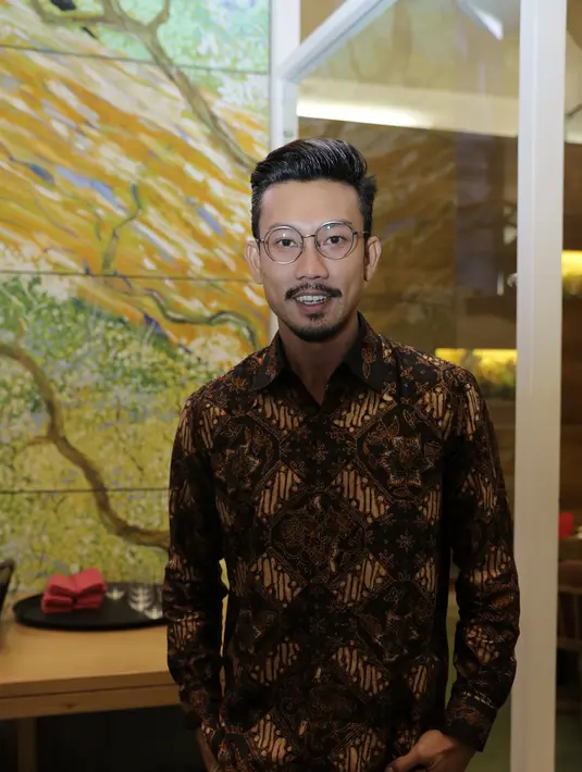 "Kartini jadi sosok yang intisarinya jadi perempuan harus punya prinsip. Bangsa luar saja bisa terinspirasi sama kartini. Orang luar bilang keren dulu, baru kita bilang keren," kata Denny. (Galih W. Satria/Bintang.com)
