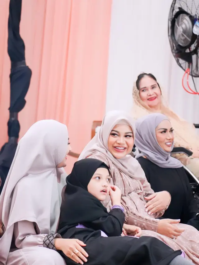 Kajian Jelang Lahiran Anak Kedua Aurel Hermansyah