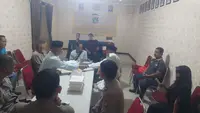 Mencuri Demi Modal, Pemuda Ini Akhinya Nikah di Kantor Polisi