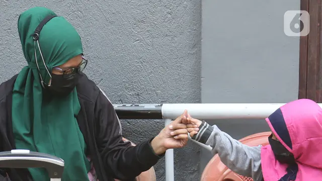 17 Warga Cipayung Terpapar COVID-19 Dibawa ke Wisma Atlet