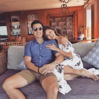 Rumah tangga Nana Mirdad dan Andrew White sudah berusia 12 tahun. Pasangan ini juga jauh dari gosip tak sedap. (Foto: instagram.com/nanamirdad_)