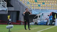 Pelatih Malaysia U-19, Juan Torres Garrido menegaskan kesiapan timnya menghadapi Indonesia U-19 pada semi-final Piala AFF U-19 2024 di Gelora Bung Tomo, Surabaya, Sabtu (27/7/2024) malam WIB. (Wahyu Pratama/Bola.com)