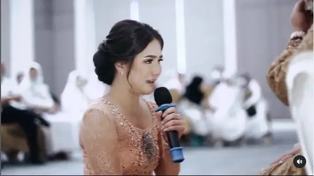 7 Momen Pengajian dan Siraman Masayu Clara Jelang Pernikahan, Penuh Haru Bahagia