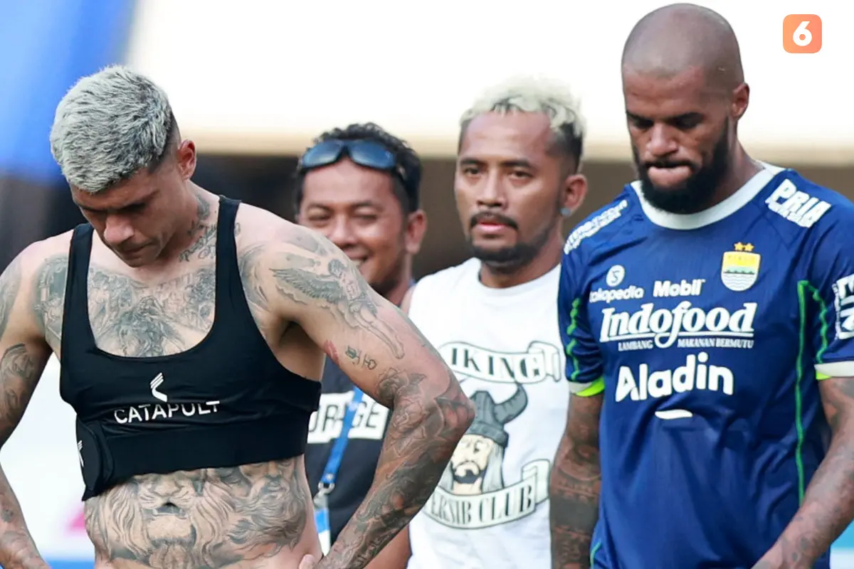 Foto: Reaksi Pemain Persib Bandung Setelah Dipermalukan Persik Kediri, Target Juara Semakin Tipis