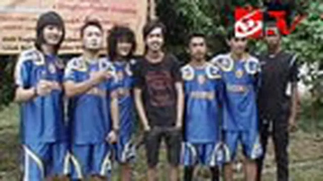 Hello Band dan Zivilia Tanding Futsal Bareng