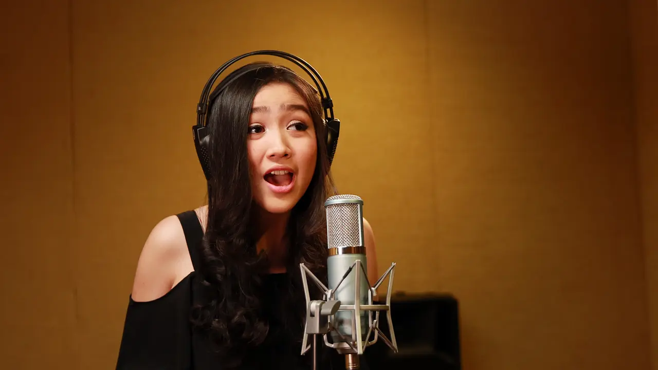 [Bintang] Febby Blink