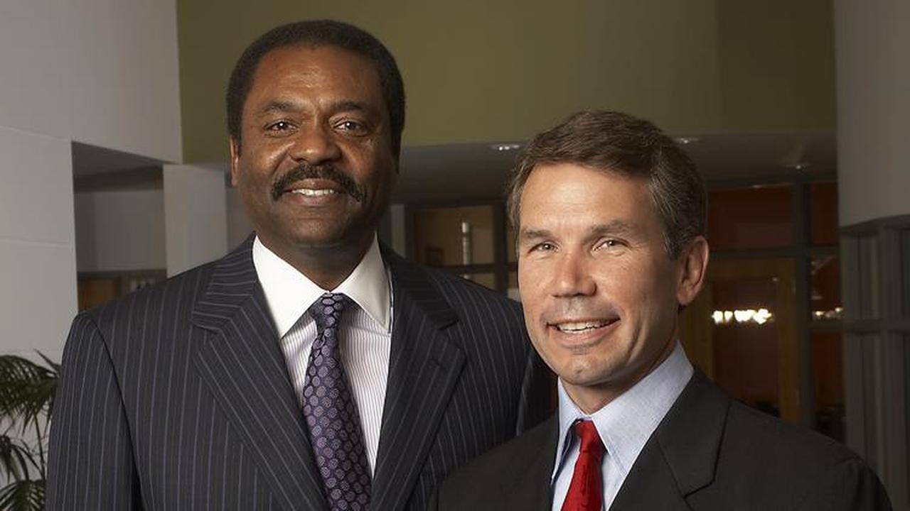 David Steward, miliarder kulit hitam anak pemulung yang berhasil sukses.