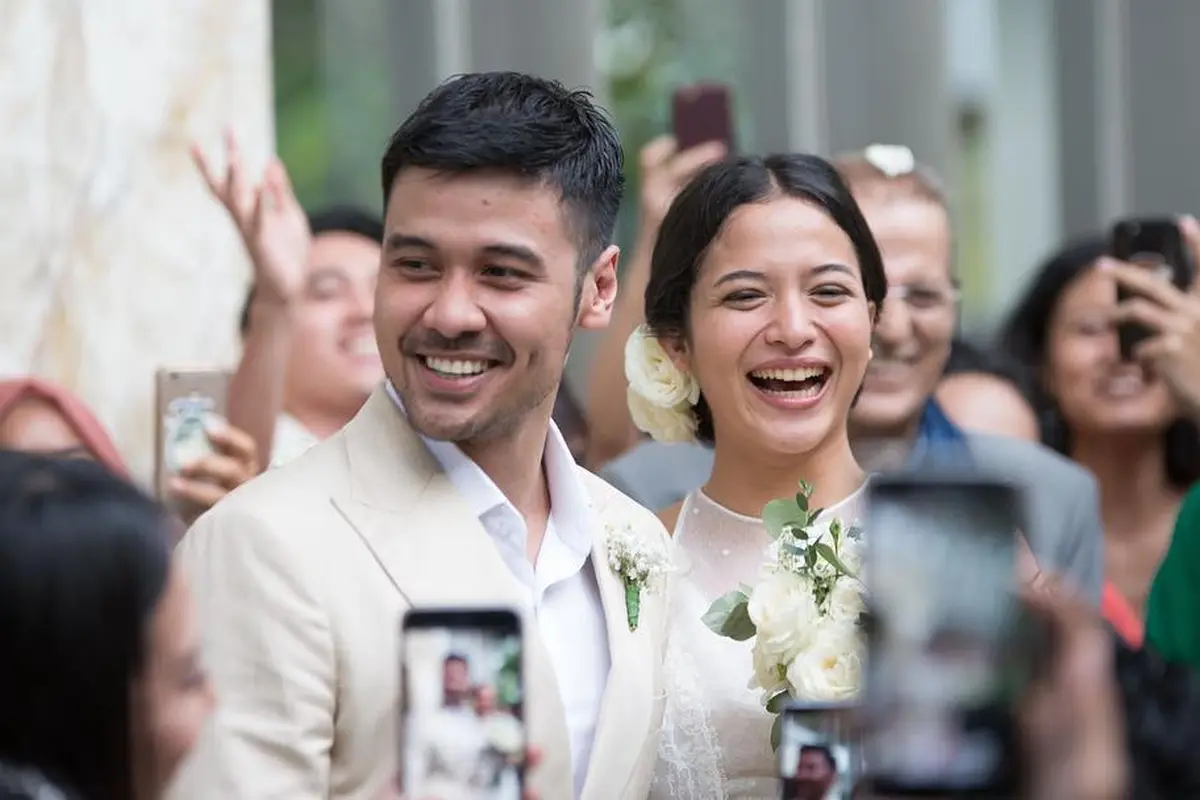 [Bintang] Baru Menikah, Ini 8 Potret Keromantisan Chicco Jerikho dan Putri Marino