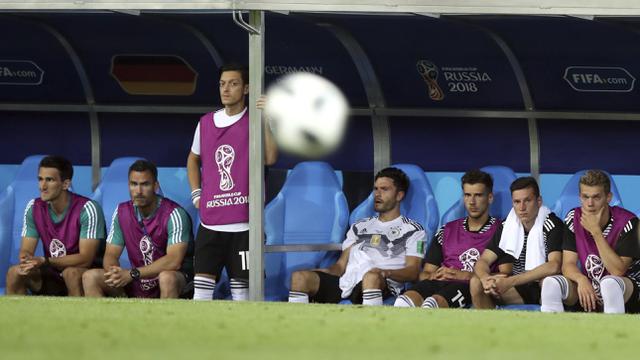 Mesut Ozil, Timnas Jerman, Pensiun