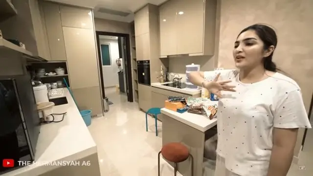 7 Potret Apartemen Baru Ashanty dan Anang Hermansyah, Mewah Bernuansa Emas
