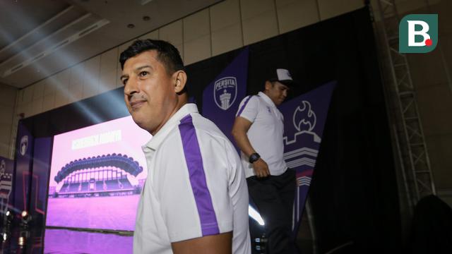 Foto: Persita Tangerang Pamerkan Seragam Anyar untuk Mengarungi BRI Liga 1 Musim 2022 / 2023