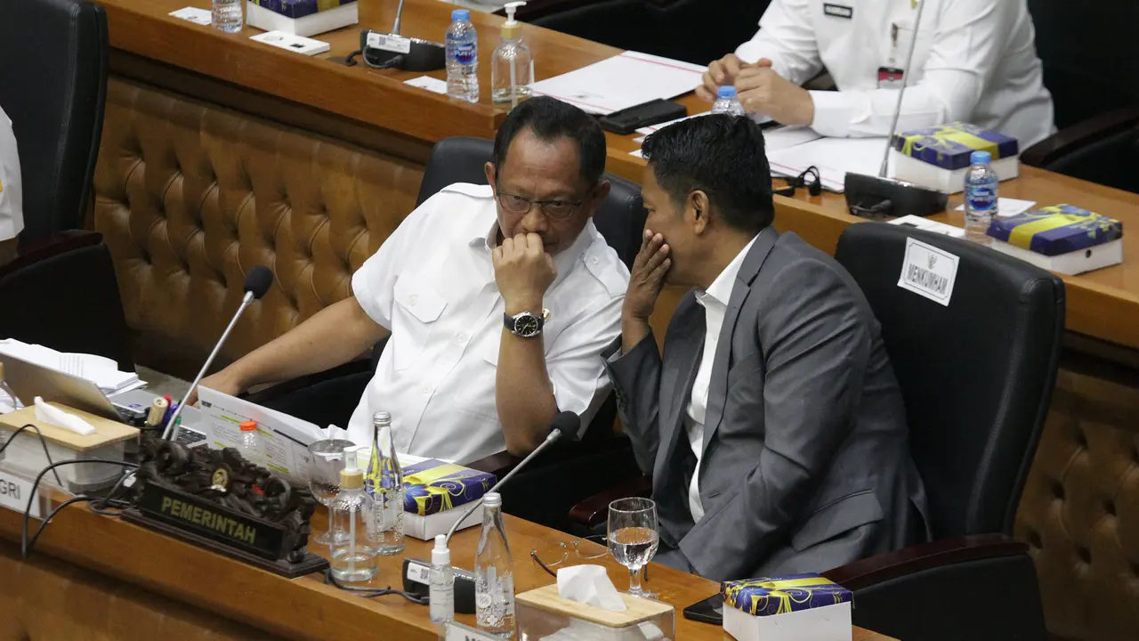 Bahas RUU Pilkada, Mendagri dan Menkumham Hadiri Rapat Kerja Bersama Baleg DPR