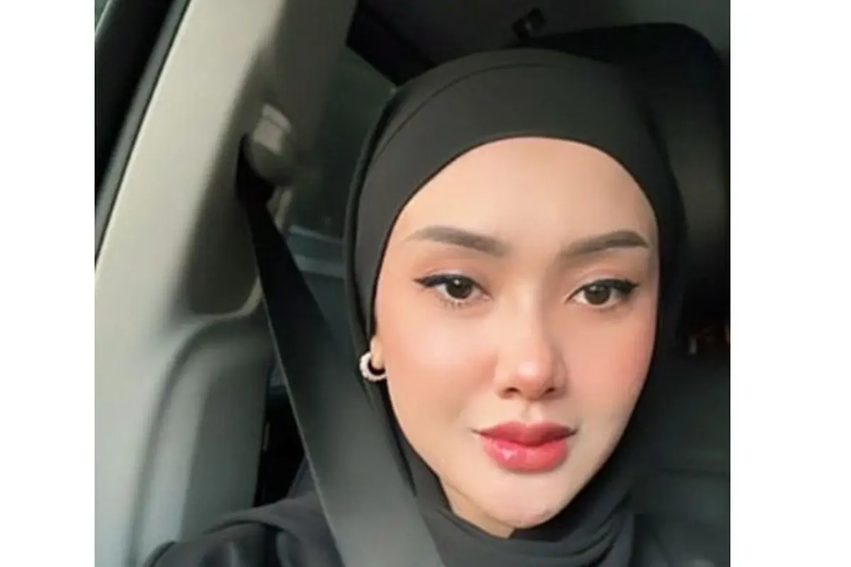 Gaya Kerudung Pashmina Simple Cita Citata