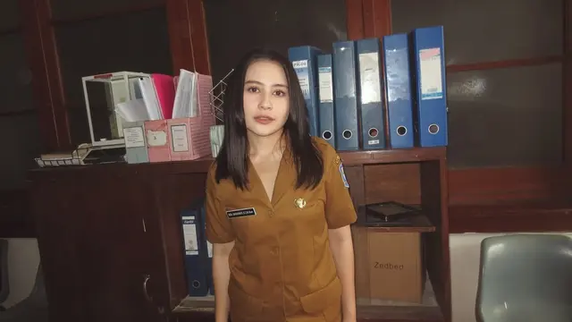 Gaya Rambut Belah Tengah Prilly Latuconsina/Instagram @prillylatuconsina96