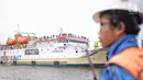 Kapal Perintis KM. Sabuk Nusatara bersiap bersandar di Pelabuhan Tanjung Priok, Jakarta, Rabu (20/6). Puncak arus balik pemudik di Pelabuhan tersebut diperkirakan akan terjadi H+7 Lebaran atau Sabtu (23/6) mendatang. (Liputan6.com/Faizal Fanani)