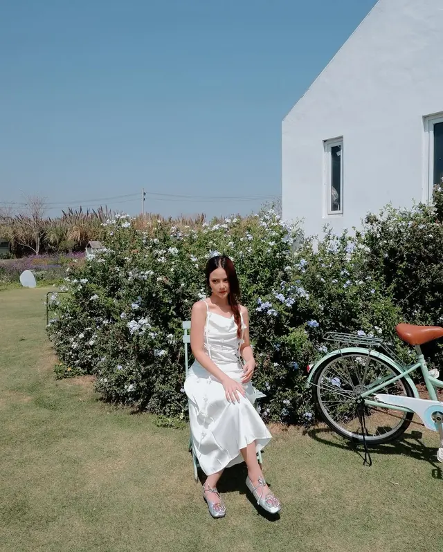 7 Potret pesinetron Gabriella Larasati dilamar Hilman Basaib, tak sabar segera menikah