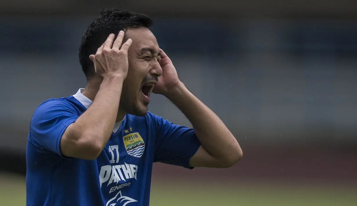 Shohei Matsunaga akan menjadi andalan Persib untuk membobol gawang Persija bukan untuk menjadi kiper. (Bola.com/Vitalis Yogi Trisna)