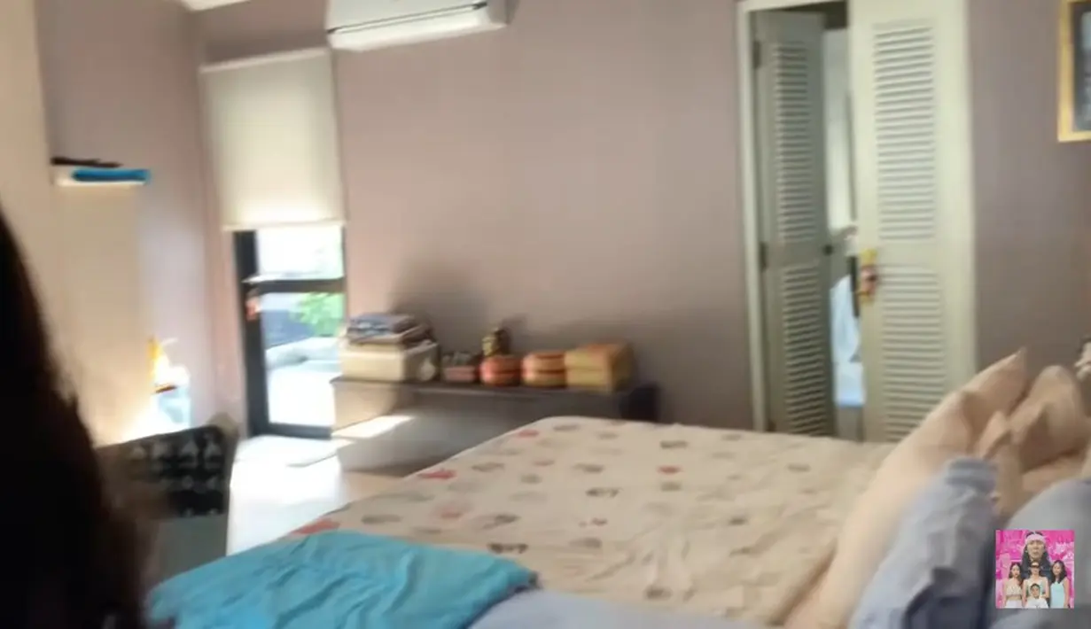 Bimbim Slank dan kediamannya yang luas [YouTube/Alz Family]