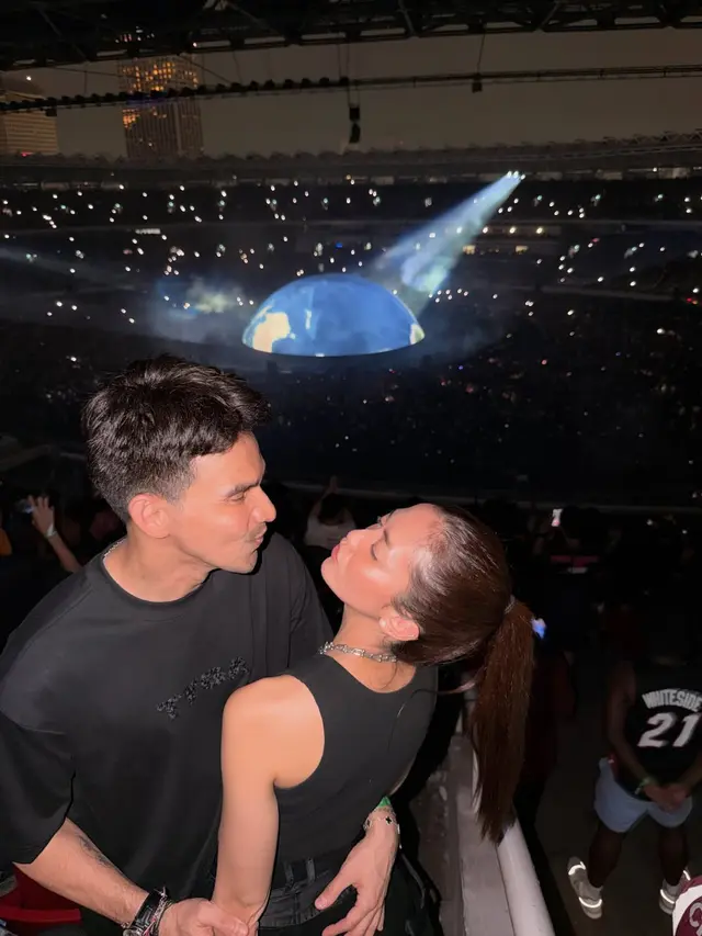 Ririn Dwi Ariyanti & Jonathan Frizzy - instagram.com/ririndwiariyanti