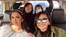 Penampilan Lyodra untuk red carpet AAA 2022 juga tak lepas dari sorotan. Dirinya tampak begitu menawan dalam balutan gaun berwarna silver dengan makeup flawless. (Liputan6.com/IG/@dounche)