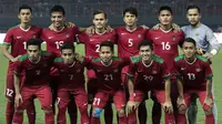 1. Ada tiga pemain eks SEA Games 2017 Malaysia yang dijadikan starter oleh pelatih Timnas Indonesia, Luis Milla. Ketiga pemain itu adalah Rezaldi Hehanusa, Febri Hariyadi dan Septian David Maulana. (Bola.com/Vitalis Yogi Trisna)