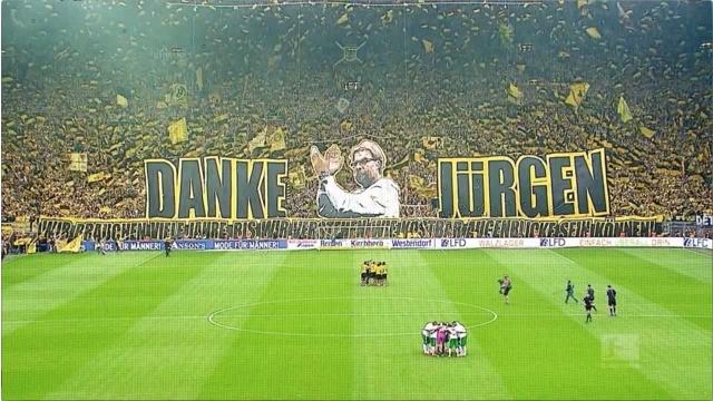 Banyak cara suporter mendukung tim kesayangannya dengan menciptakan koreografi hingga menyanyi untuk menambah semangat para pemain yang bertanding di lapangan. Berikut kreativitas para suporter tim di Bundesliga dalam membentuk sebuah gerakan.