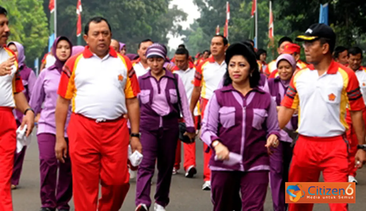 Citizen6, Jakarta: Lebih dari 400 anggota IKKT PWA termasuk para Wanita TNI dan PNS TNI di lingkungan Mabes TNI mengikuti Gerak Jalan Santai sepanjang 5 Km. dengan start  di depan Gedung Olah Raga (GOR) Ahmad Yani Mabes TNI. (Pengirim: Badarudin Bakri).