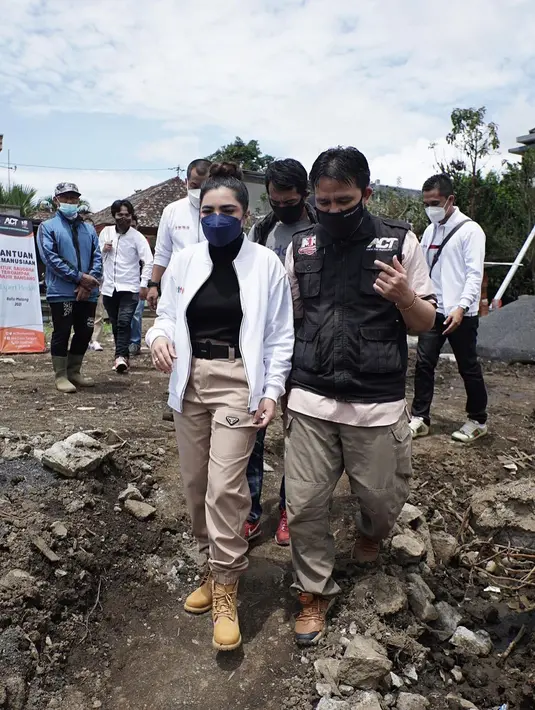 Ashanty terjun langsung beri bantuan ke Semeru (Instagram/ashanty_ash)