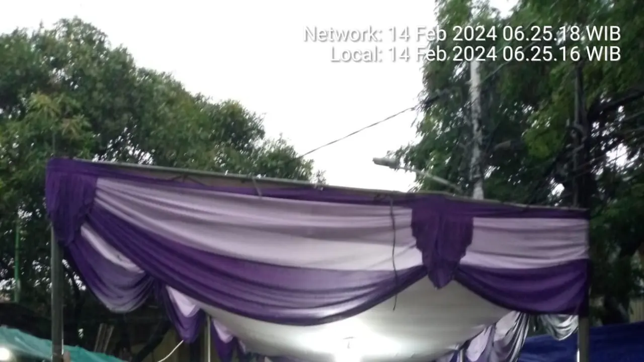 Sejumlah tempat pemungutan suara (TPS) tergenang banjir lantaran diguyur hujan sejak semalam.