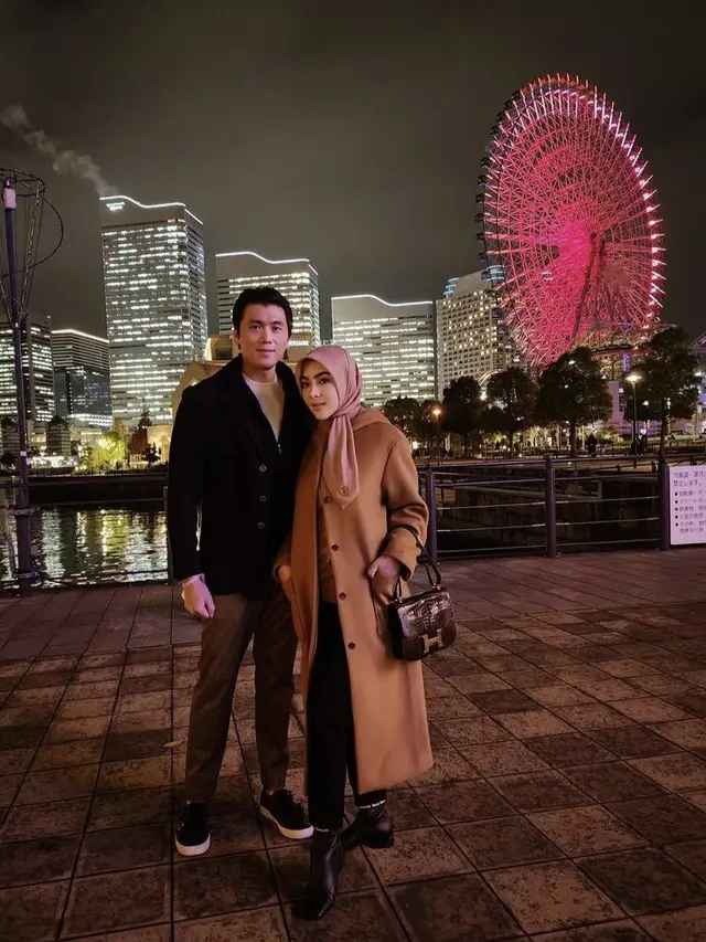 Gaya Kompak Syahrini dan Reino Barack Tahun Baruan di Jepang, credit: (@princessyahrini)