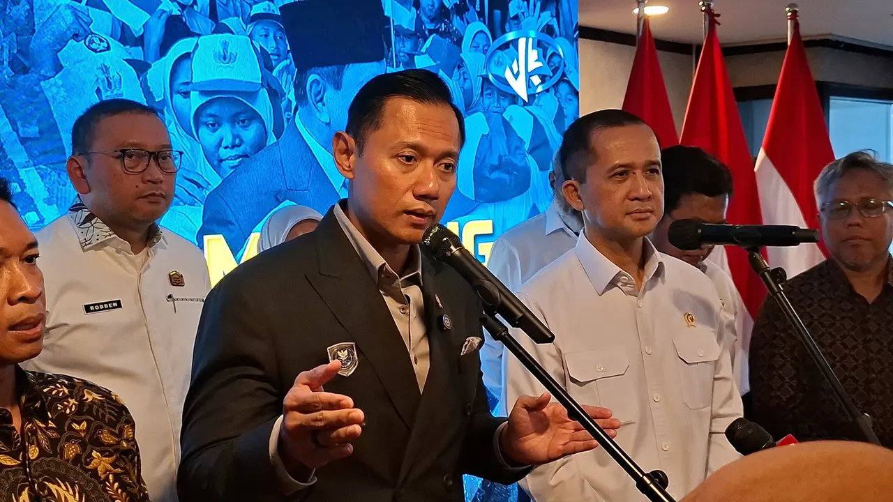 Menteri Koordinator Bidang Infrastruktur dan Pembangunan Kewilayahan Agus Harimurti Yudhoyono (AHY. (Merdeka.com/Nur Habibie)