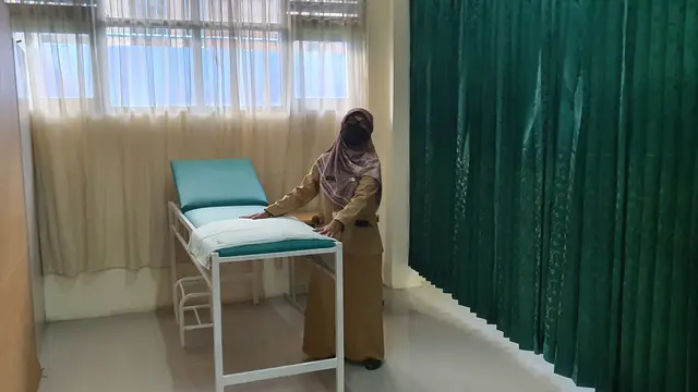 Ruangan isolasi di SMPN 1 Depok untuk mengantisipasi siswa yang sakit pada pelaksanaan PTM terbatas.