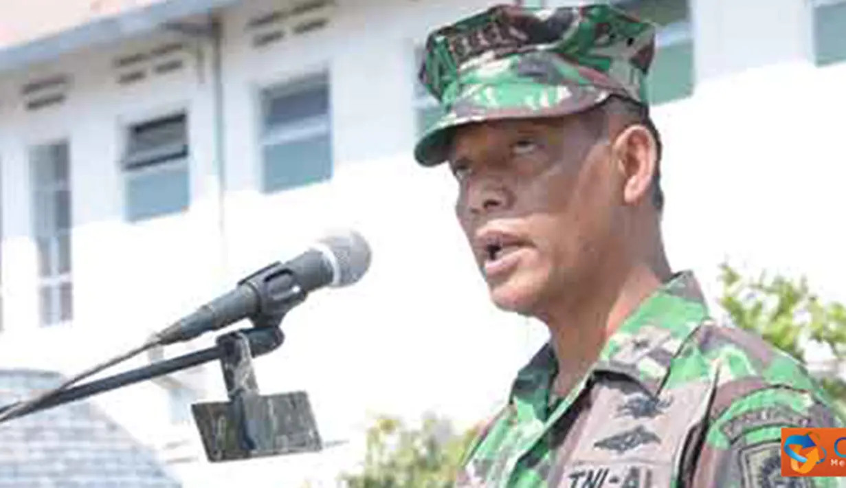 Citizen6, Surabaya: Wakil Komandan Kodikopsla Kolonel Laut (P) Sutrisno Sandi Asmara membacakab amanat Komandan Kodikopsla Laksma TNI Yayat Achmad Hadirat di lapangan Dewaruci Kesatrian Kodikopsla Ujung Surabaya, Senin (24/9).  (Pengirim: Penkobangdikal).