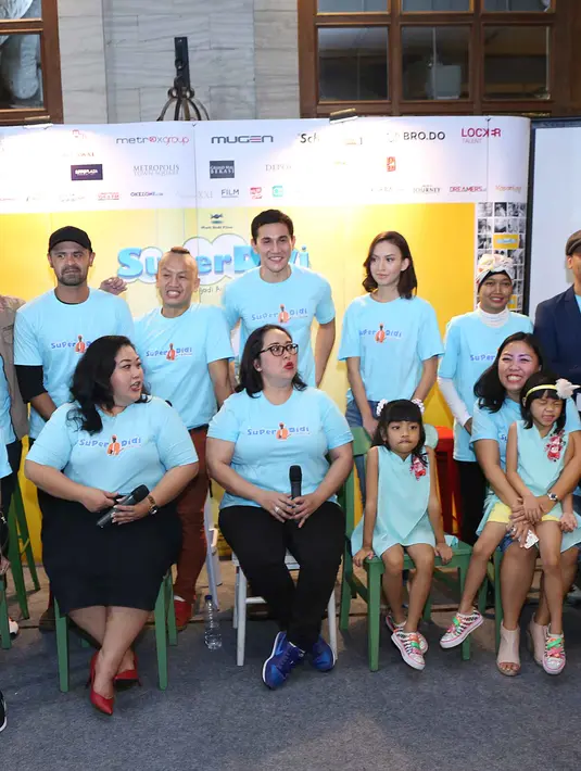 Sandy sangat menginginkan dirinya menjadi Super Didi bagi anak-anaknya. Sebagai rocker ia sangat siaga pada anak-anaknya. (Nurwahyunan/Bintang.com)