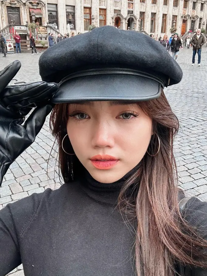 Adu gaya Fuji dan Aaliyah Massaid