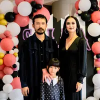 Rio Dewanto & Atiqah Hasiholan (Instagram/atiqahhasiholan)