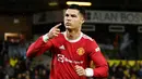 Cristiano Ronaldo - Megabintang yang telah menginjak usia 37 tahun ini nampaknya belum habis. Meski klubnya saat ini Manchester United sering menunjukan performa naik turun. Namun CR7 tetap menjadi tumpuan Setan Merah dalam urusan mencetak gol. (AFP/Daniel Leal)