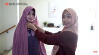 Momen Kebersamaan Catheez dan Ria Ricis. (Sumber: YouTube/Ricis Official)