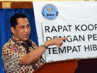 Kepala BNN Komjen Pol Budi Waseso memberikan arahan saat rakor dengan pengusaha hotel dan tempat hiburan se Jakarta di Halim Perdanakusuma, Jumat (18/12/2015). Buwas mengajak semua pihak mewaspadai peredaran narkoba. (Liputan6.com/Helmi Fithriansyah)