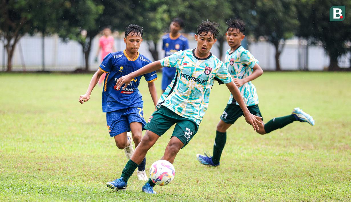 <p>Pertandingan uji coba antara Korea-Korea Selecao melawan Akademi Sepak Bola Intinusa Olah Prima (ASIOP) di Lapangan Sutasoma, Halim, Jakarta Timur, Selasa (18/11/2024). (Bola.com/Bagaskara Lazuardi)</p>