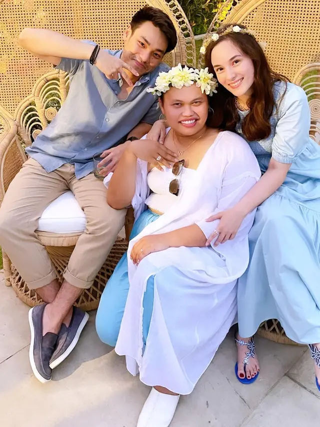 8 Momen Chelsea Islan Terima Lamaran Rob Clinton Kardinal di Bali, Romantis Banget