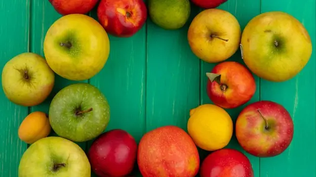 Ilustrasi buah apel/freepik.com/ stockking