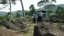 Sebuah tanda cekuk pada batuan yang ada di areal situs Gunung Padang di Kampung Cimanggu, Cianjur, Jawa Barat, diyakini sebagai tapak "Maung" atau Manusia Unggul, (19/9/2014). (Liputan6.com/Helmi Fithriansyah)