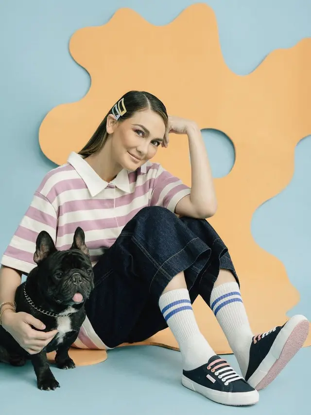 Sepatu Luna Maya Seharga 2 jutaan