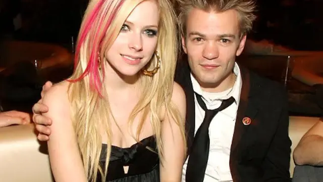 [Bintang] Avril Lavigne dan Deryck Whibley