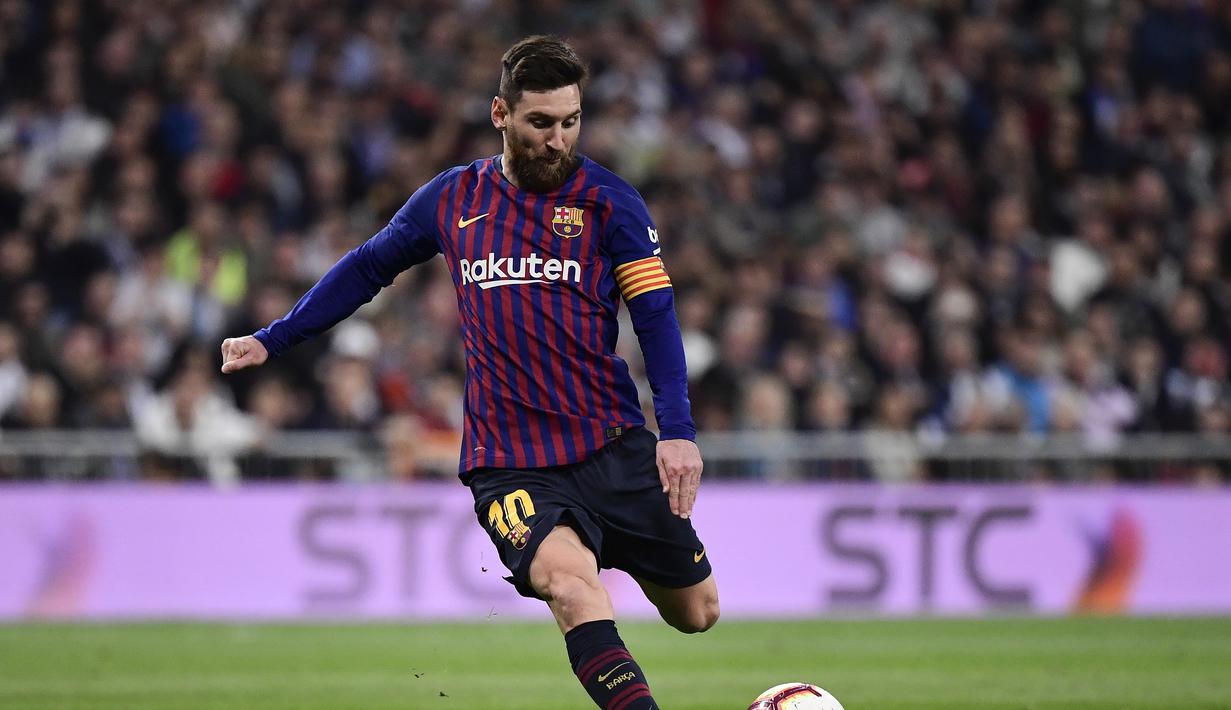 1. Lionel Messi – 405 gol: Legenda Barcelona berhasil memecahkan berbagai rekor selama berkarier di Laliga Spanyol. Total 400 gol yang diraih sukses membawa sembilan gelar juara LaLiga. (AFP/Javier Soriano)