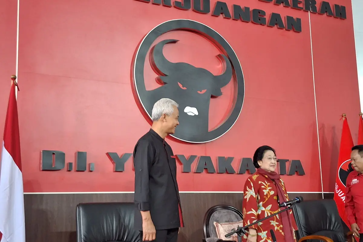 Ketua Umum PDI Perjuangan (PDIP) Megawati Soekarnoputri memberikan arahan kepada para pengurus DPD PDIP Daerah Istimewa Yogyakarta, Selasa (22/8/2023) (Liputan6.com/Lizsa Egaham)